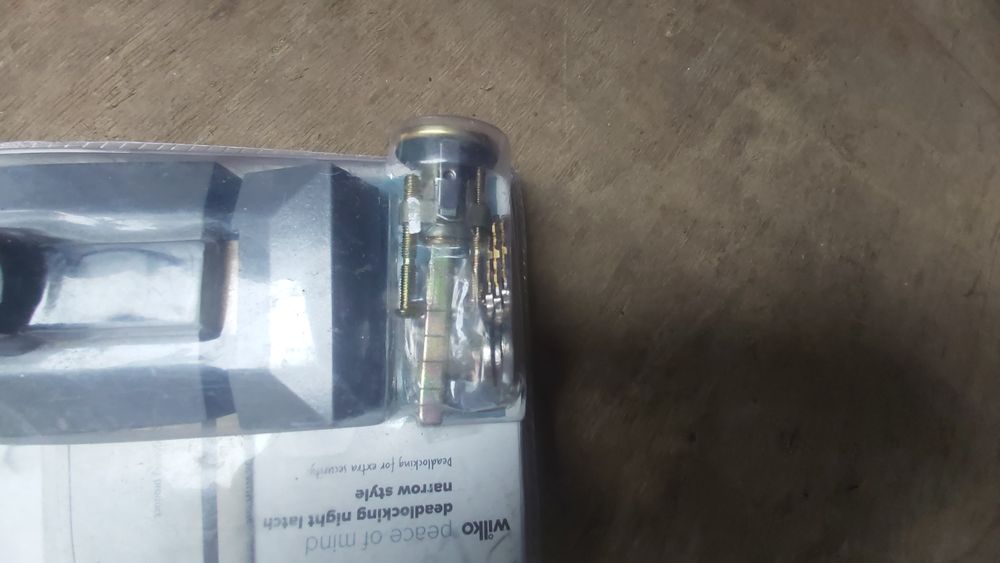 Încuietoare pentru poartă/usa