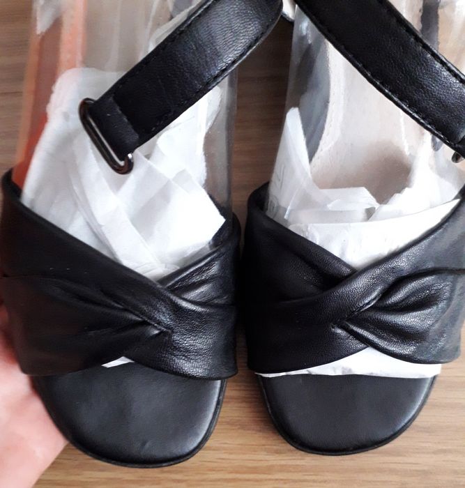 Sandale din piele