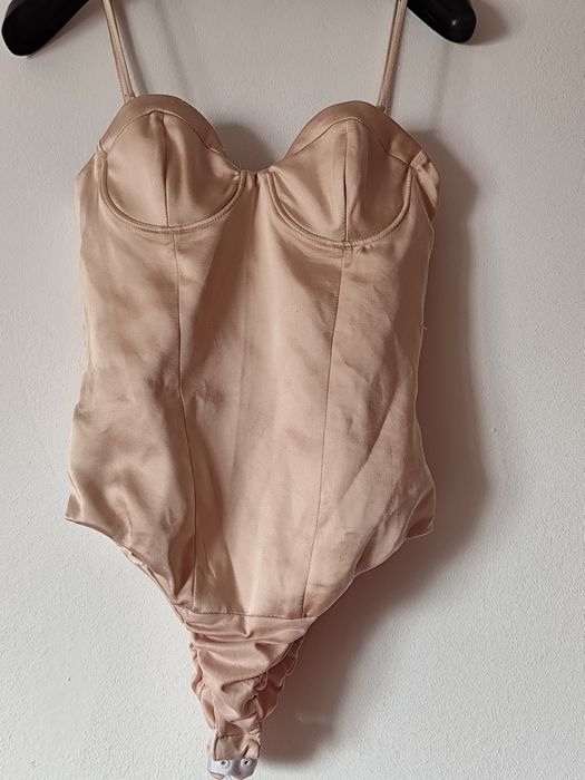 Zara, body modelator damă