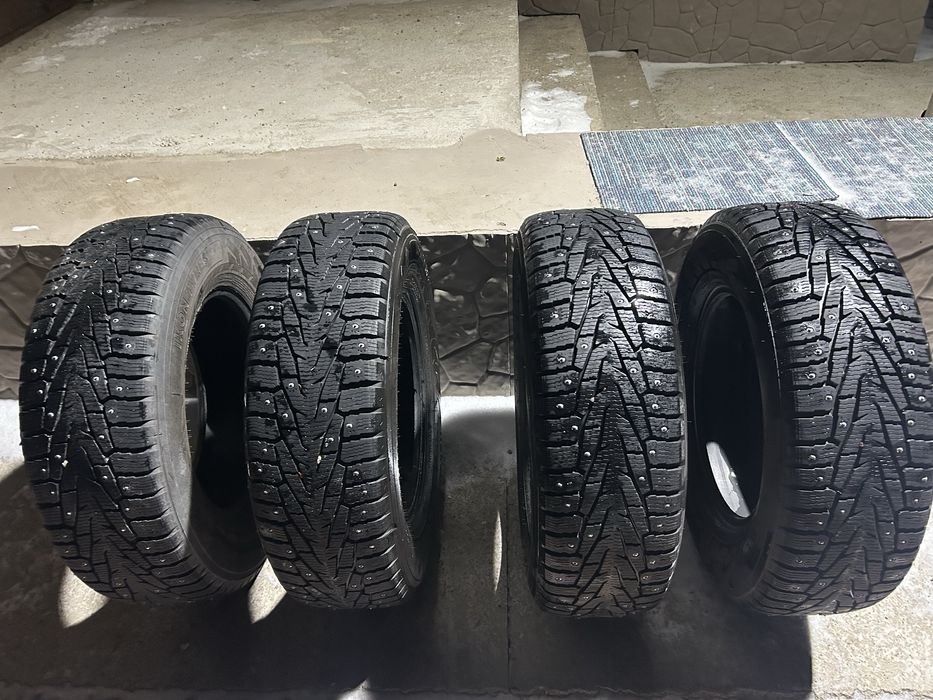 Продам зимние шипованные шины Nokian nordman 7 SUV 225/70 R16