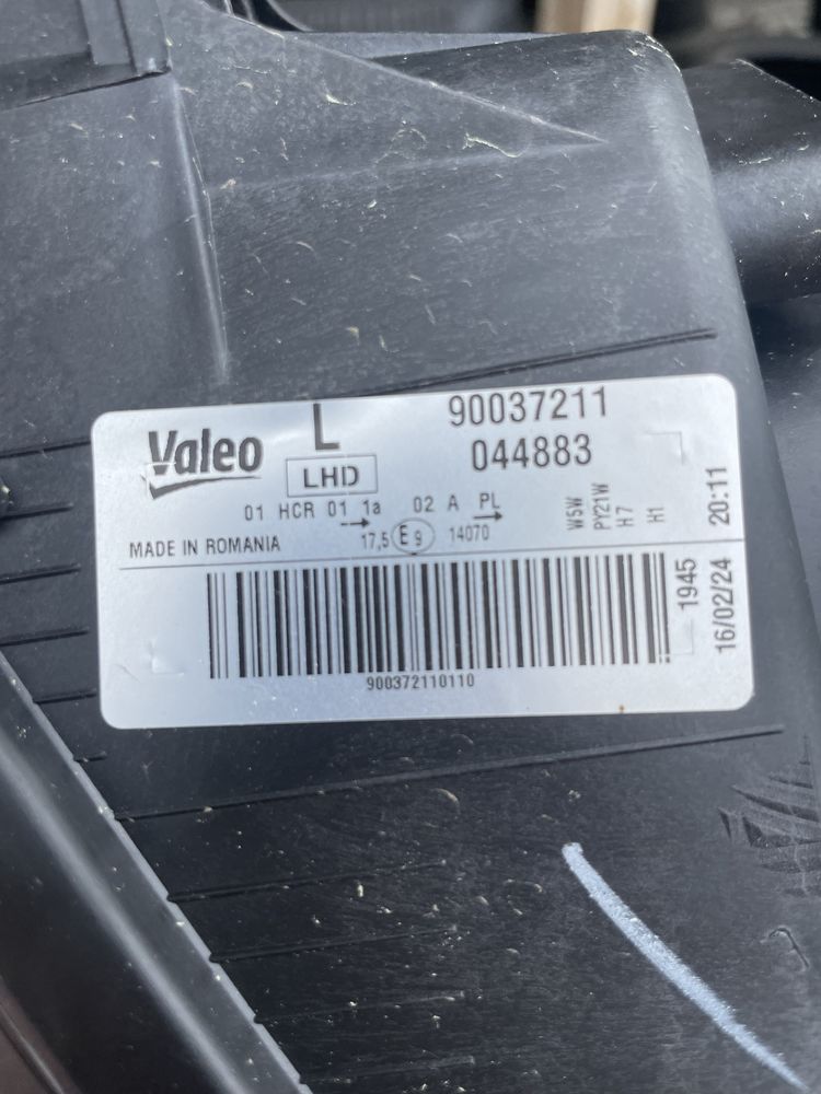 VALEO Ляв фар за VW Amarok 2011