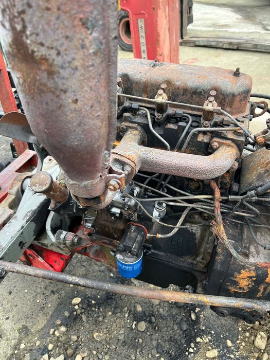 Motor Perkins 3 pistoane, functional