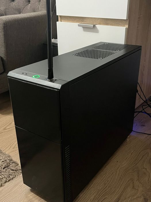 Vând PC Gaming + monitor HORIZON ( cu tuner TV)