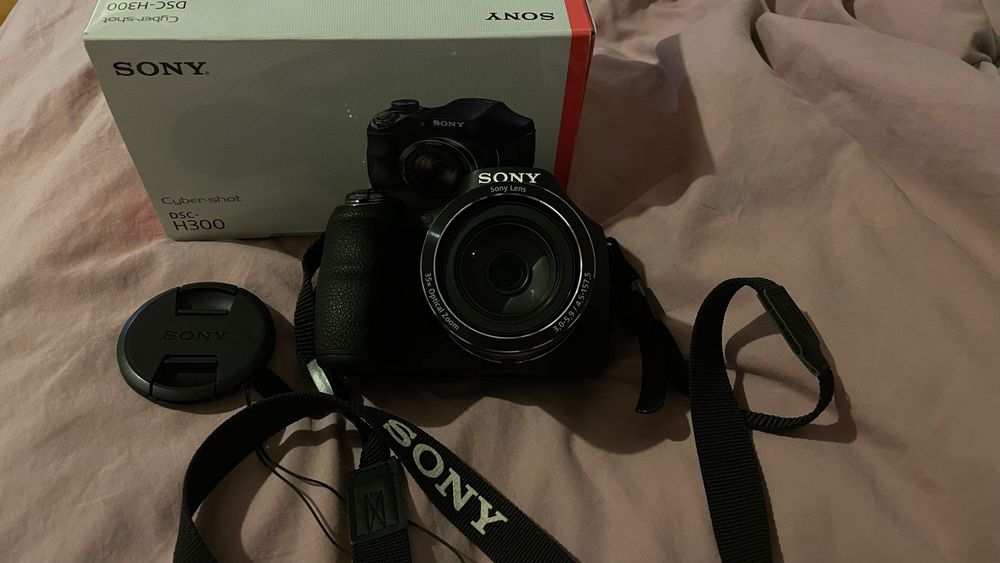 Фотоапарат Sony DSC-H300