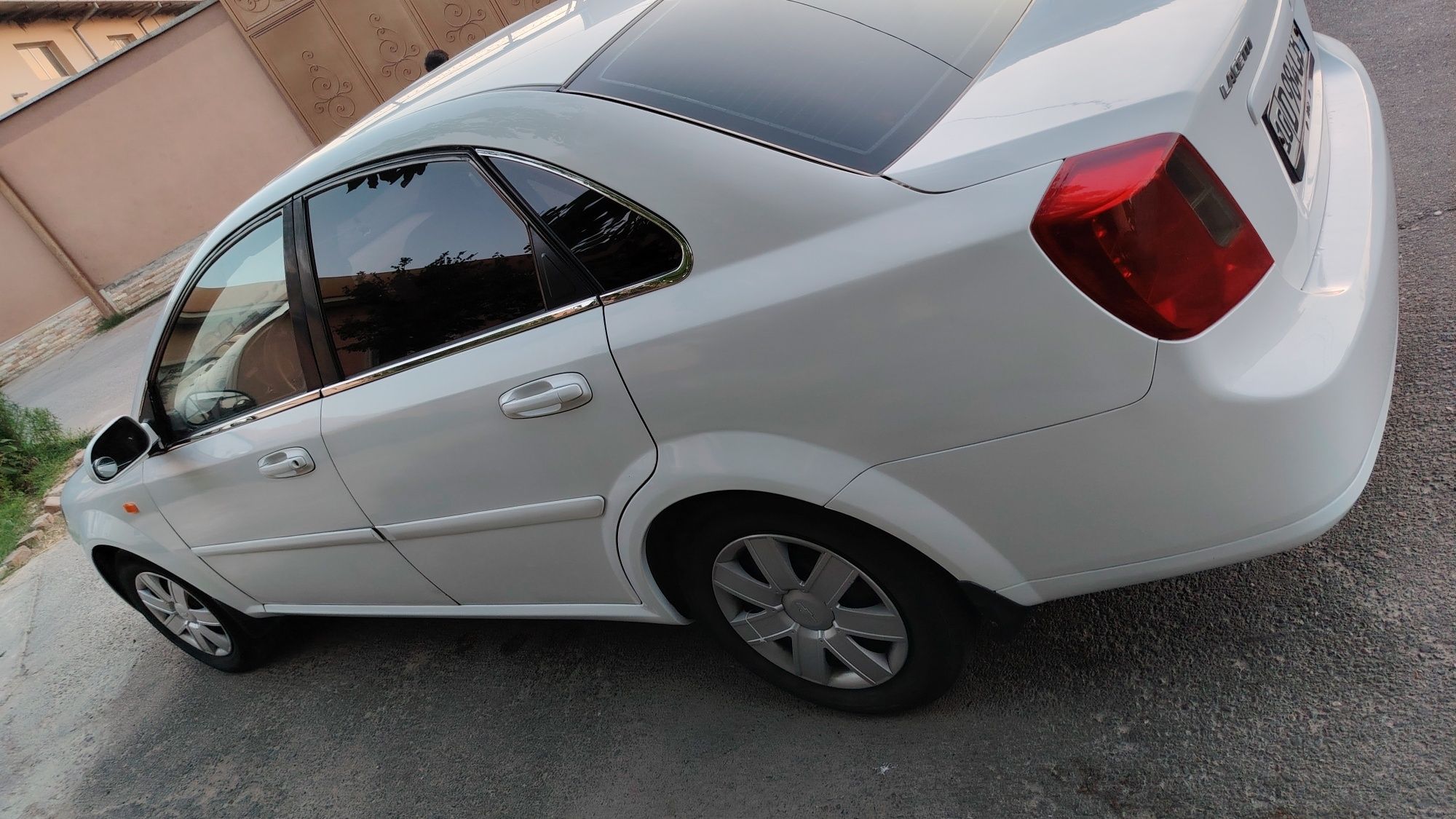 Lasetti 1.8 gentra qilingan