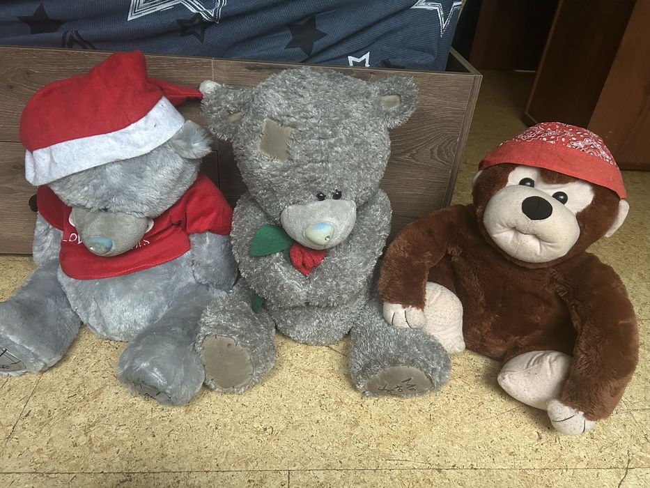 3 големи плюшени мечета