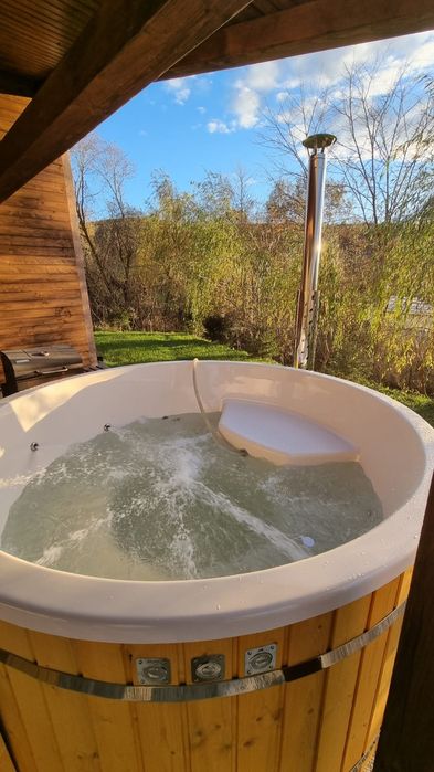 Cabana de inchiriat cu lac și ciubăr