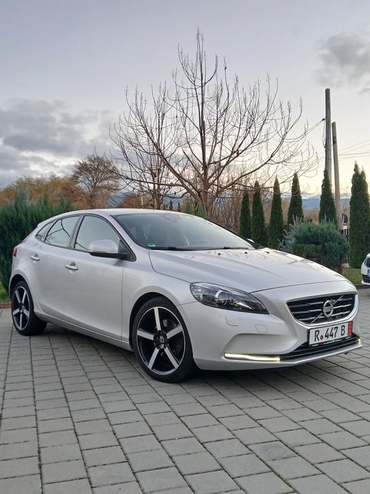 Vând Volvo v40 2.0 Diesel 2015 adus recent din Germania