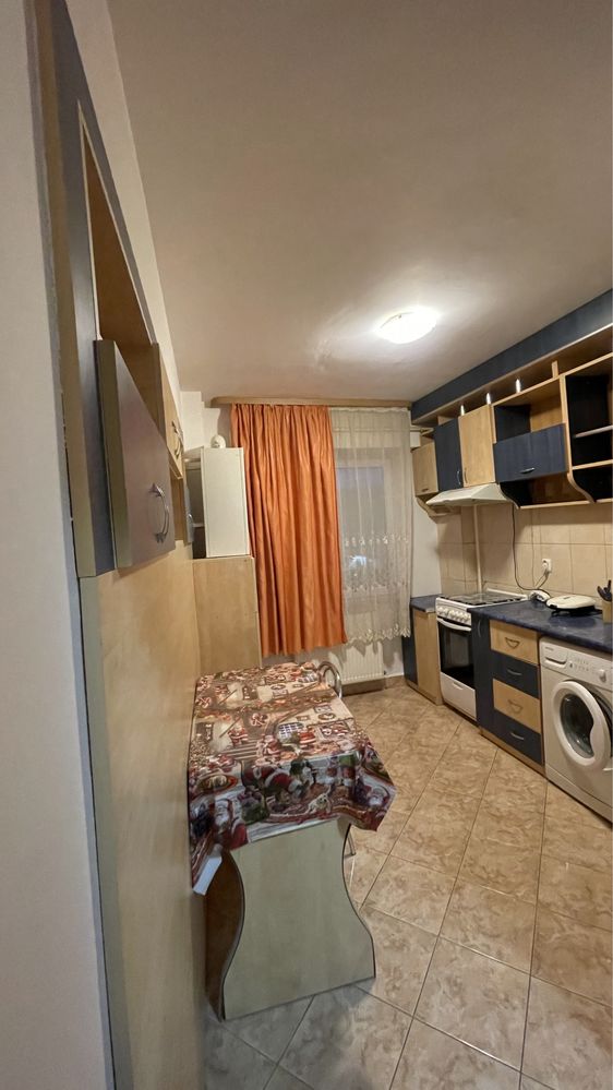 Închiriez apartament 2 camere zona zahana