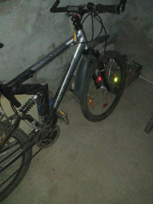 Vănd bicicletă cu suspensii ăn stare de funcționare