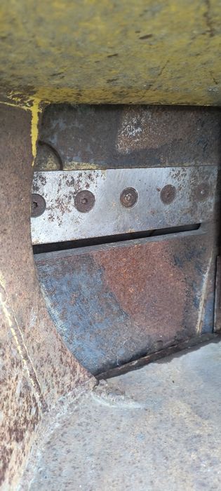 Tocător crengi/ lemne după tractor