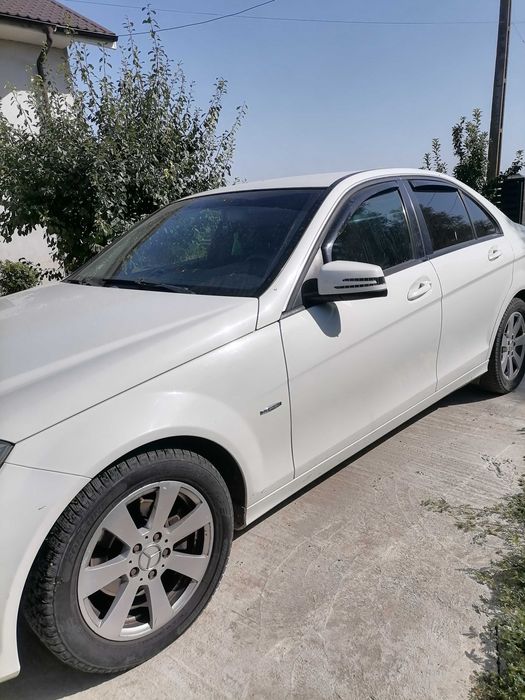Mercedes c class 2012 diesel model facelift .
