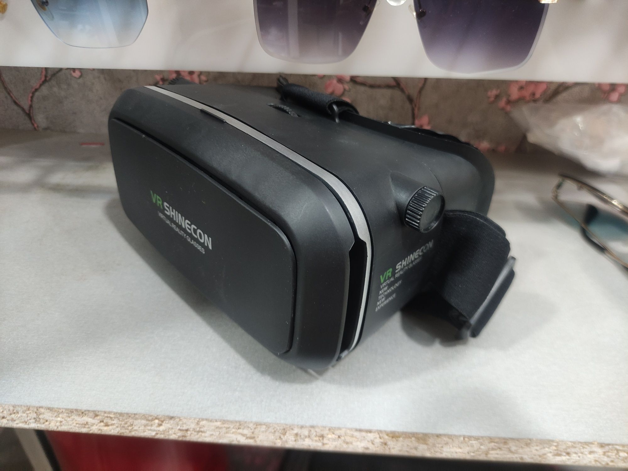 VR очки. Очки виртуальной реальности
