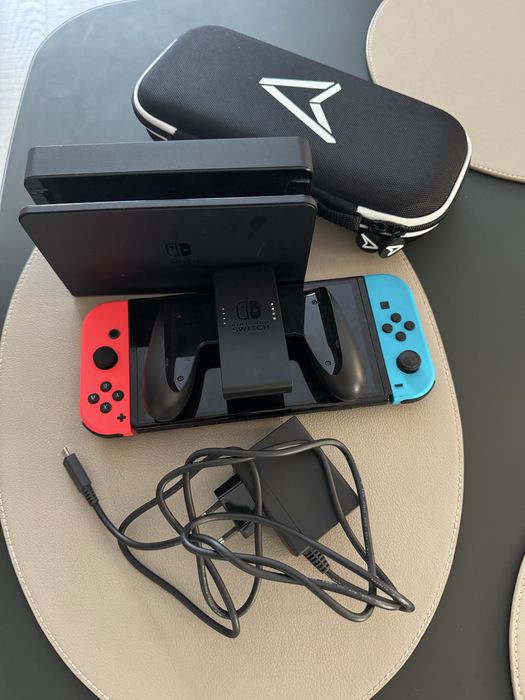 Consola Nintendo Switch red blue