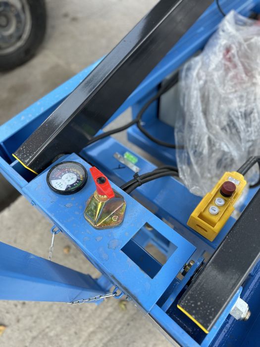 Подъемник ножничный передвижной 500 кг 6 м