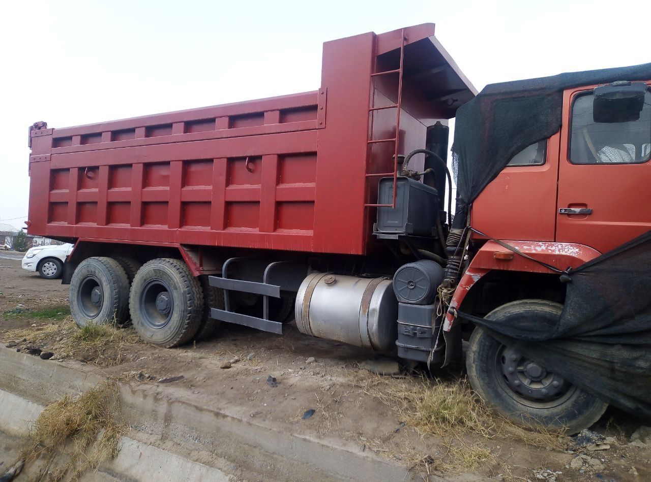 HOWO Sinotruck 336 л.с.