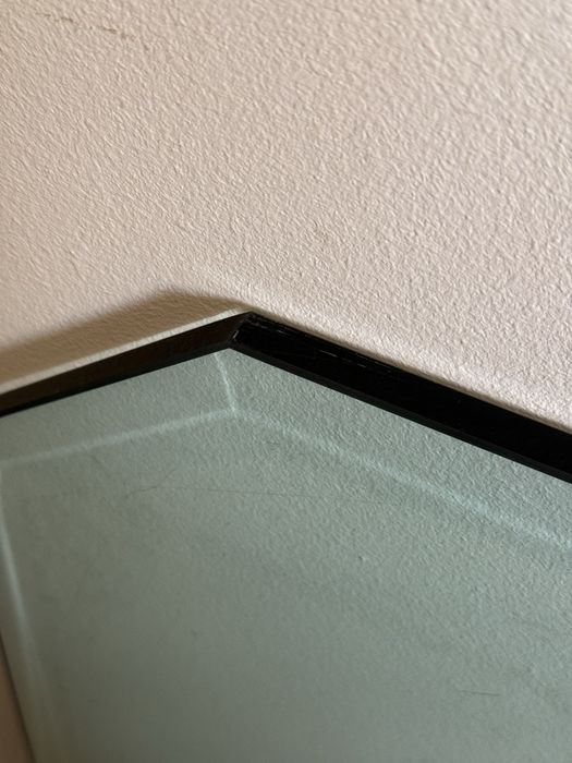 Masa din lemn cu blat sticla foarte groasa bizotata securizata
