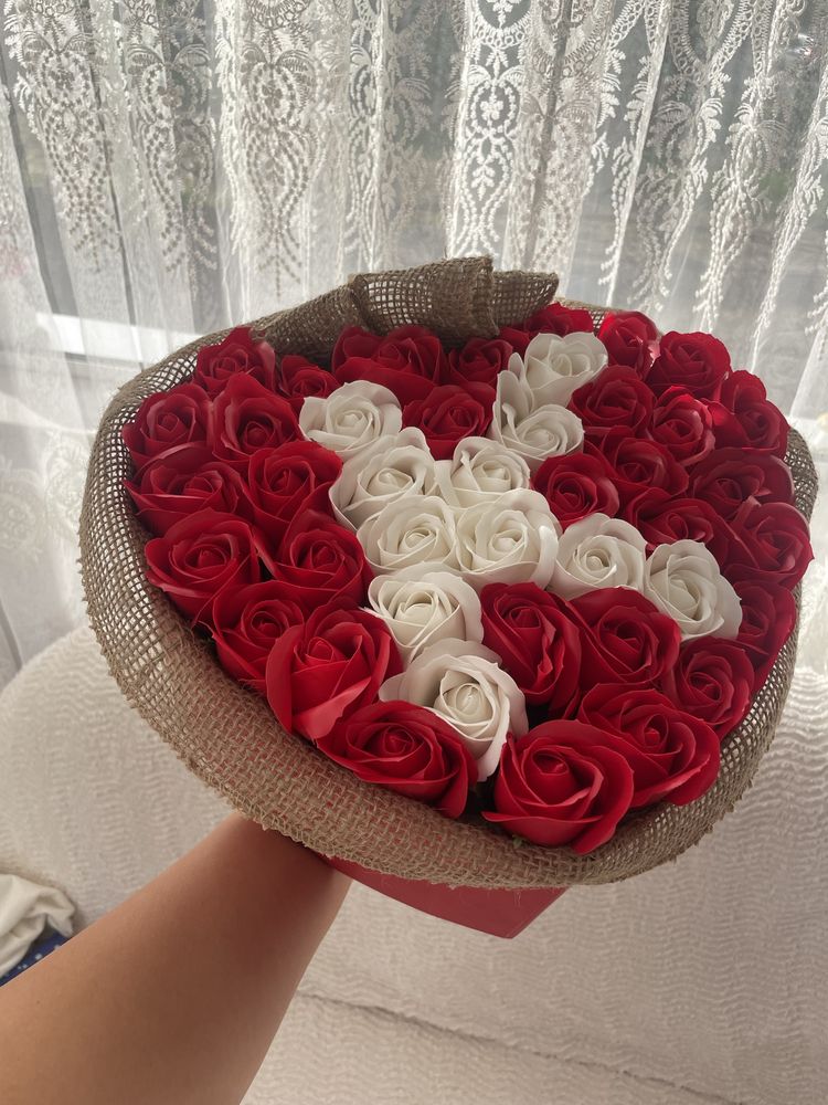 Сапунени рози като подарък