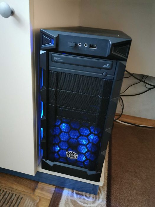 Продавам добър компютър с I7 3770