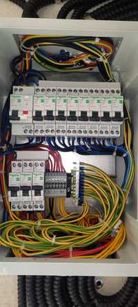 Electrician calificat - instalatii electrice joasa tensiune