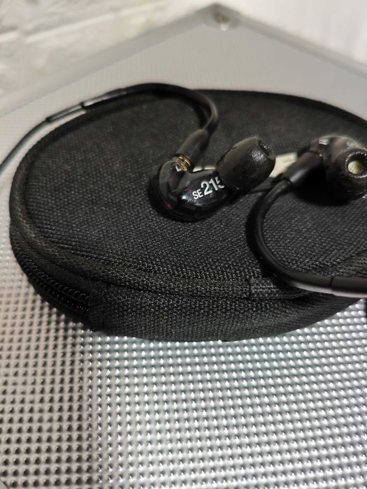 Caști in ear shure se 215