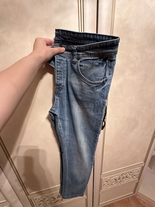 Мужские джинсы зауженные