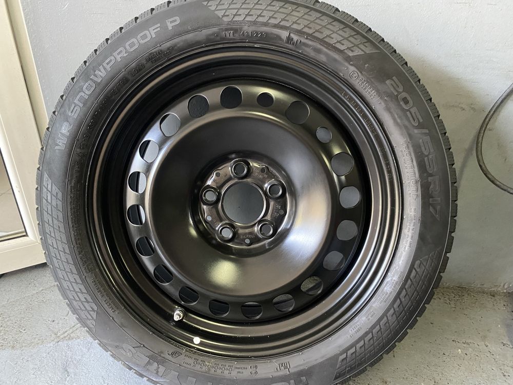 Roti iarna 17 Mercedes A/B/C CLA jante NOI anv Nokian 205/55R17
