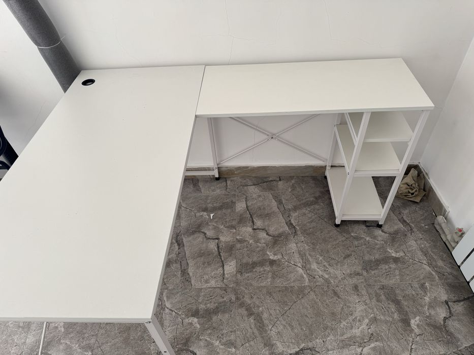 Стол для офиса.