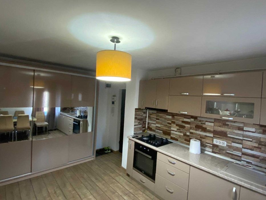 Apartament cu 2 camere de închiriat