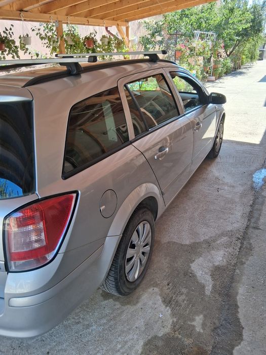 Vând Opel Astra H