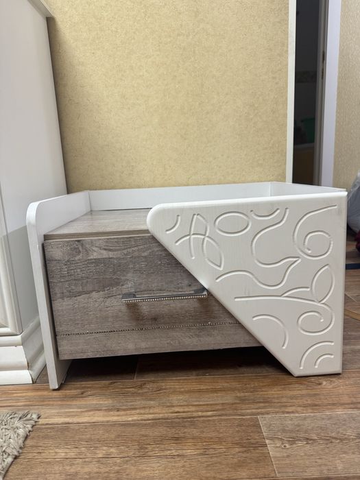 Продам прикроватные тумбочки