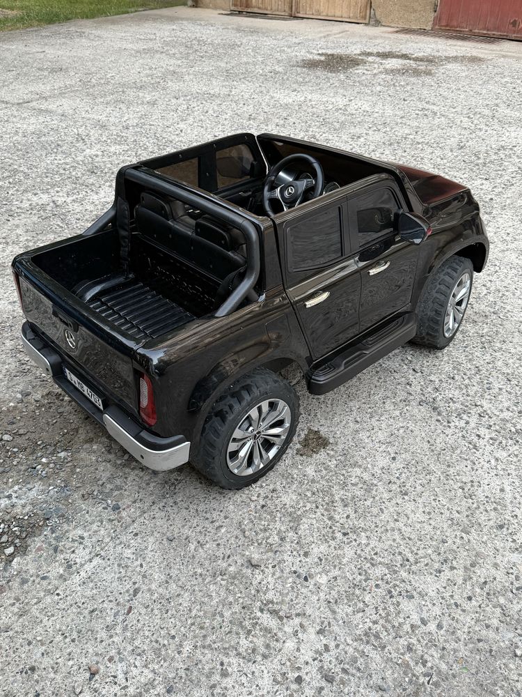 Mercedes X-Class двуместен