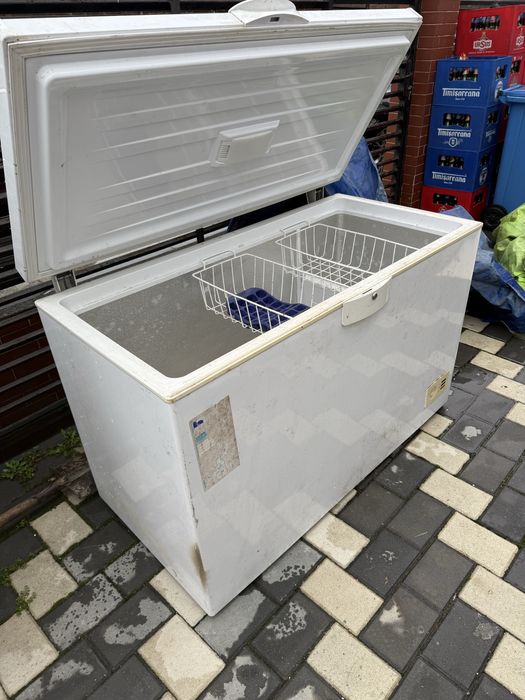 Vand lada frigorica si centrala ARISTON