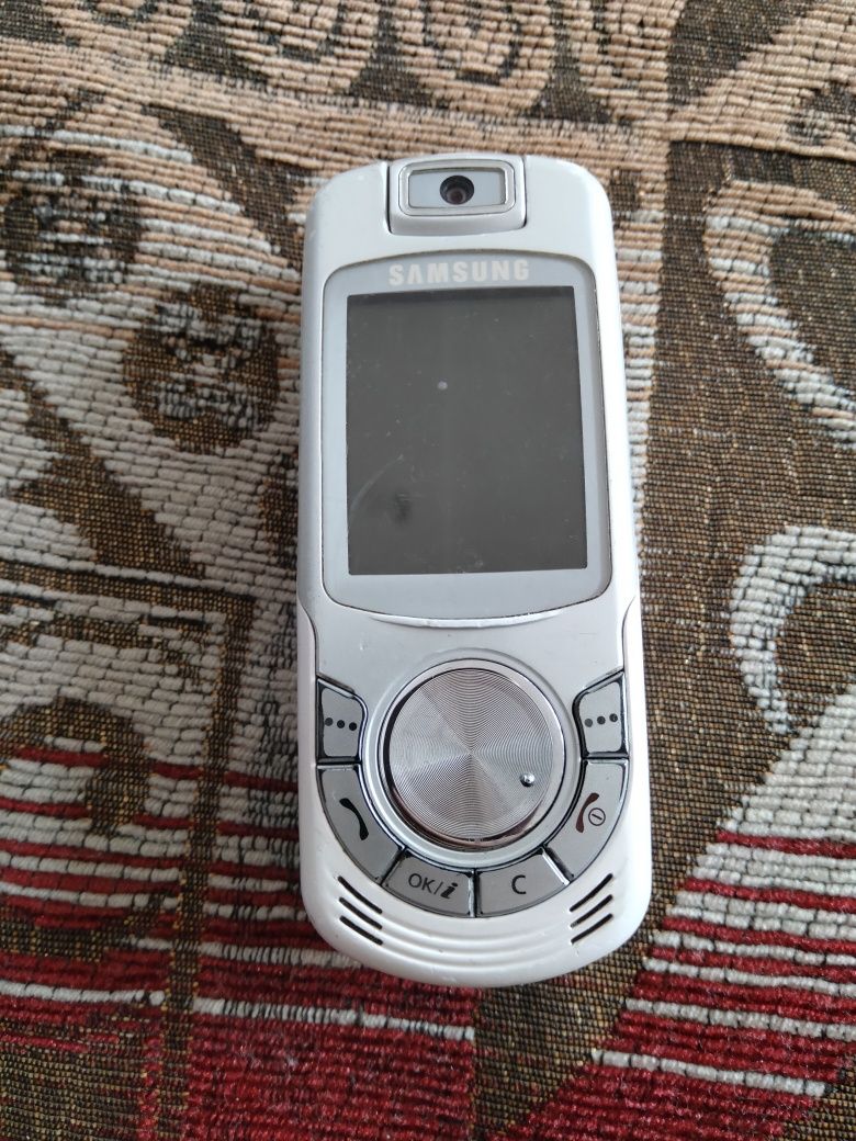 Старый телефон 5000тенге
