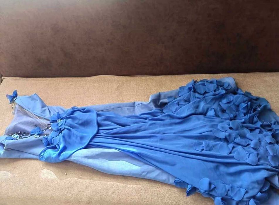 Уникална дълга рокля – размер XS