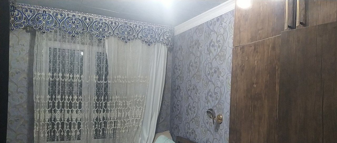 Продается квартира на Чиланзаре, 10 квартал,  4/4/4