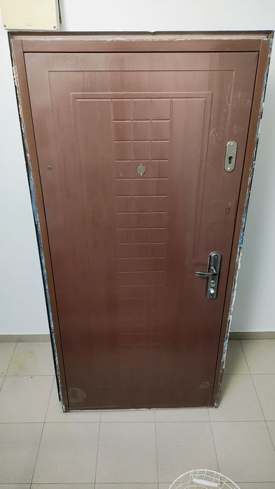 Входна врата е каса