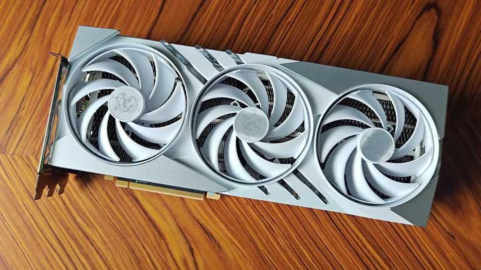 Placă video MSI RTX 4080 16GB VRAM - Gaming X Slim WHITE - ALB