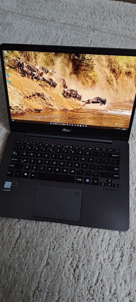 Laptop Asus i5 PENTRU piese