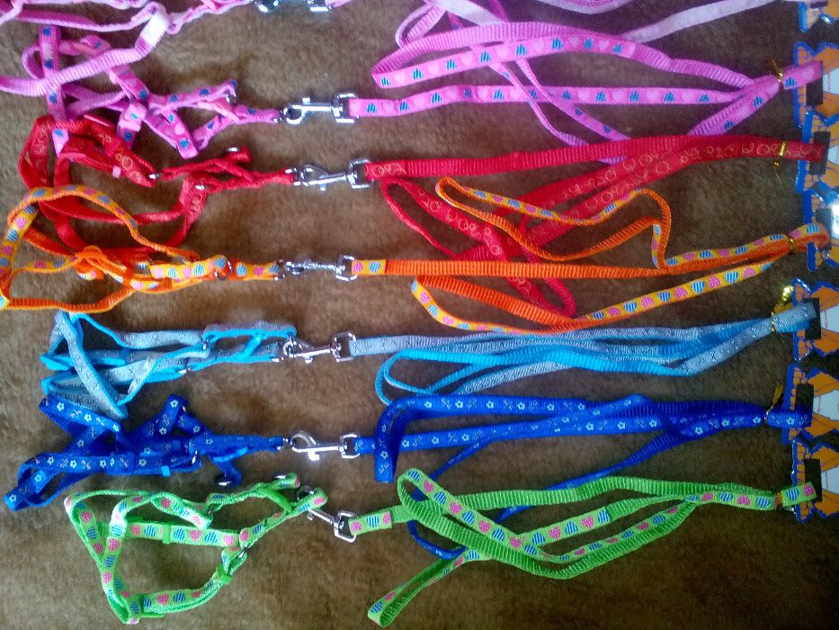 Нагръдник с повод за дребни породи кученца