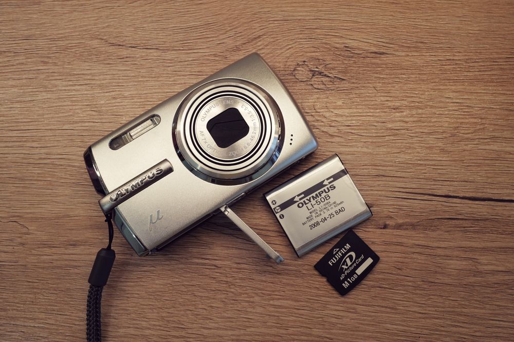 Aparat foto Olympus MJU 1010 impecabil ca NOU incarcare USB card