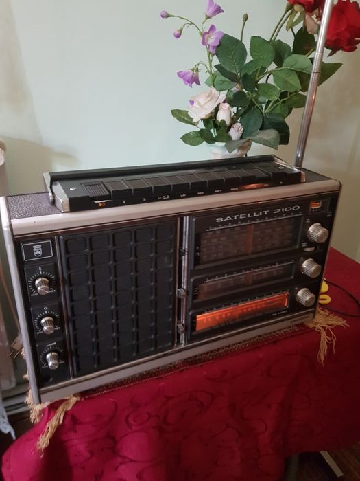 Radio Grunding,Satellit 2100 original made in Germany.