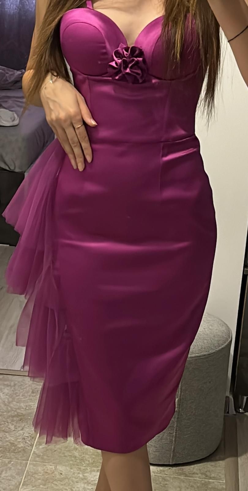 Rochie atelier deluxe mărimea xs