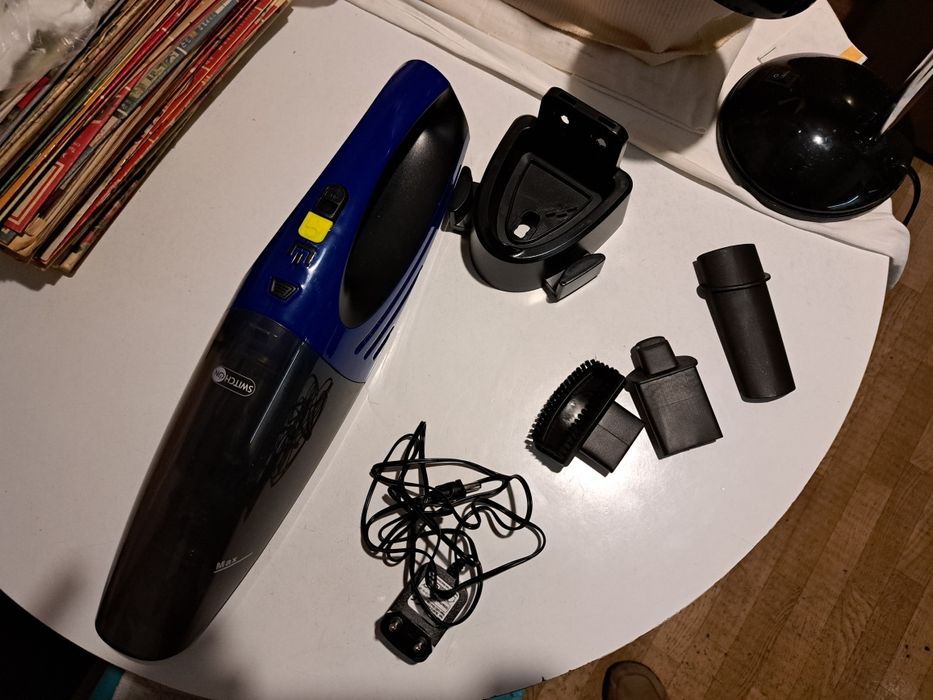 Ръчна акумулаторна прахосмукачка