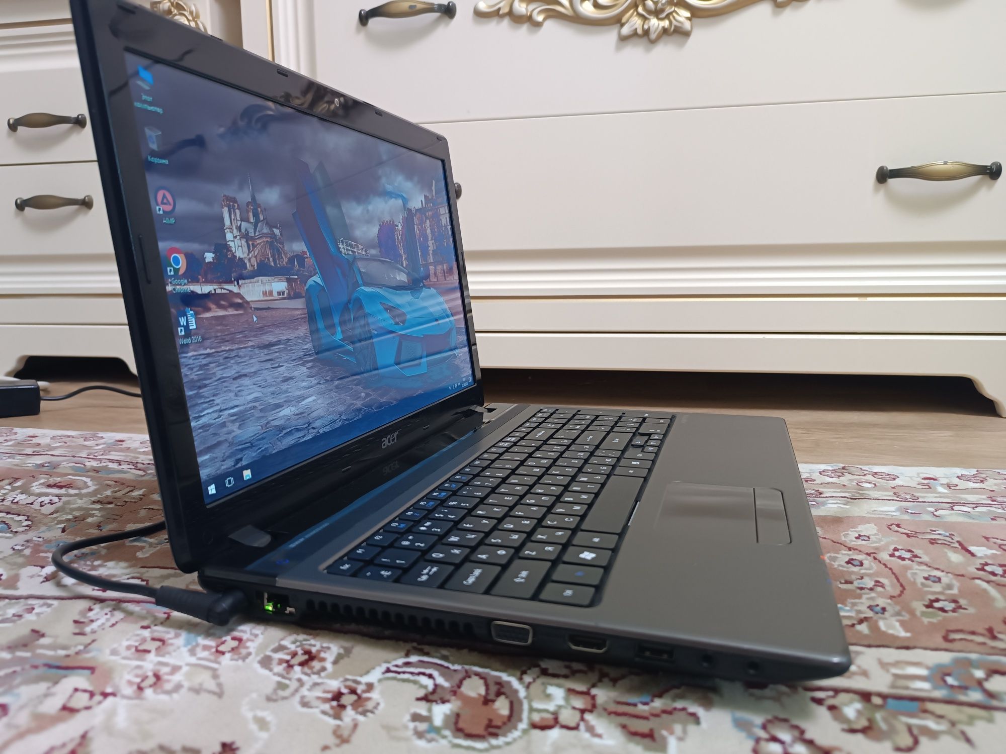 Ноутбук Acer 4-х ядерный Windows 10.