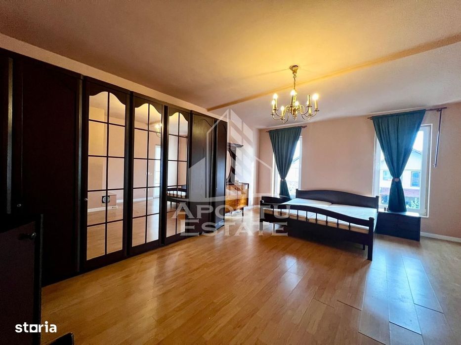 Jumatate de Duplex, PetFriendly, 5 camere, 4 bai,curte, Mosnita Noua