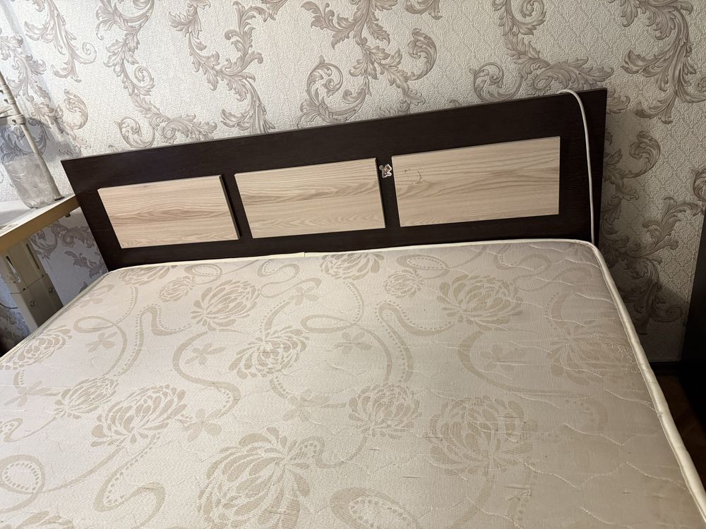Продам кровать 1,5 спальную
