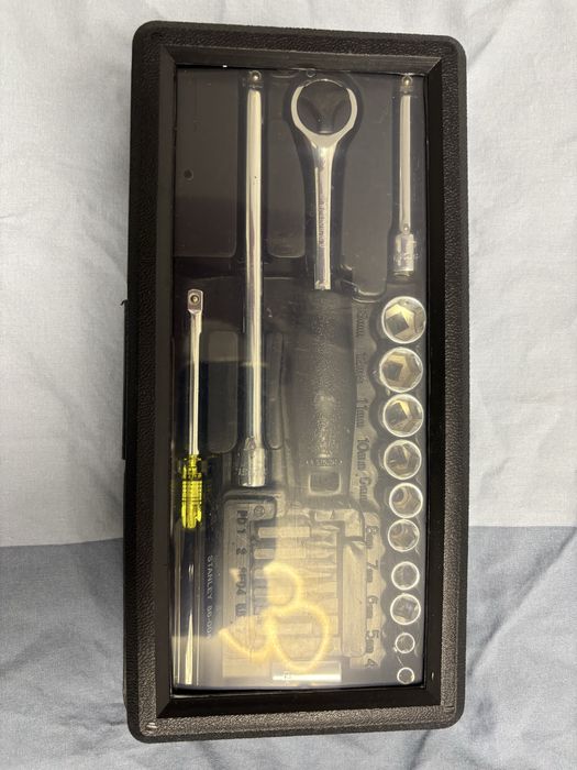 Trusa chei tubulare si biti Stanley