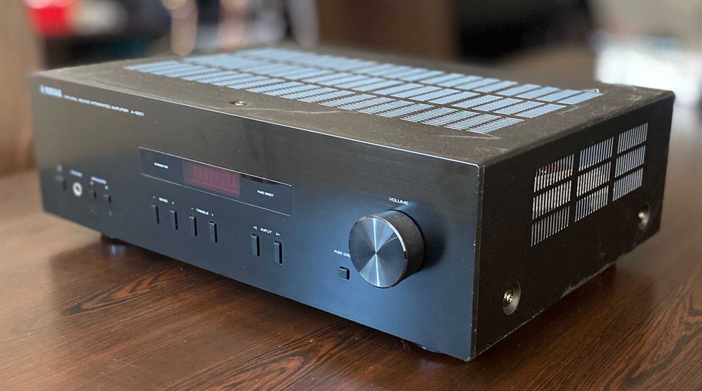 Yamaha A-S201 интегриран стерео усилвател