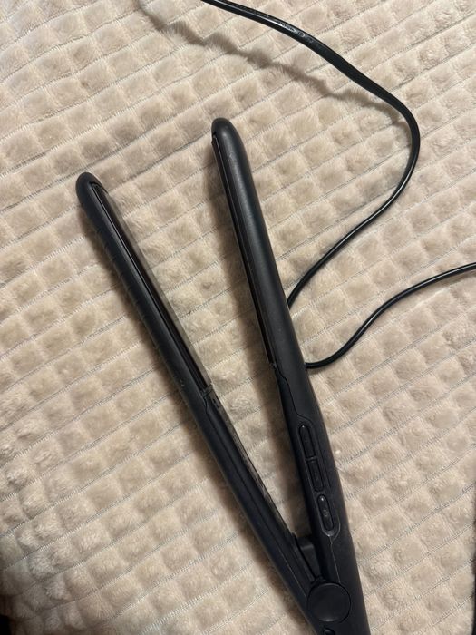 Преса за коса на ремнингтон с лек дефект